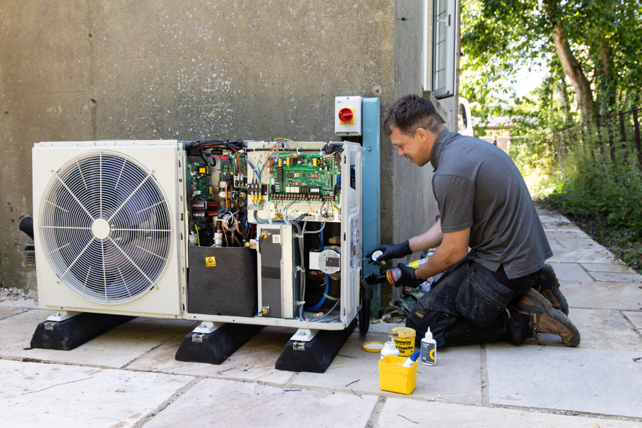 Heat pump installation - Retrofit West